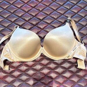 NWT Victoria's Secret Very Sexy Lightly Lined plunge bra